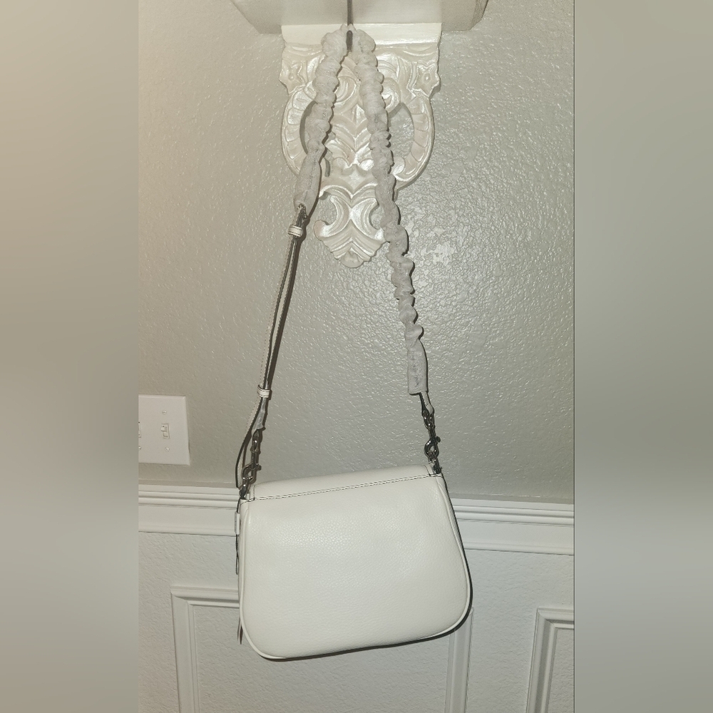 Marc Jocobs Empire city leather messenger bag. - Picture 2 of 8